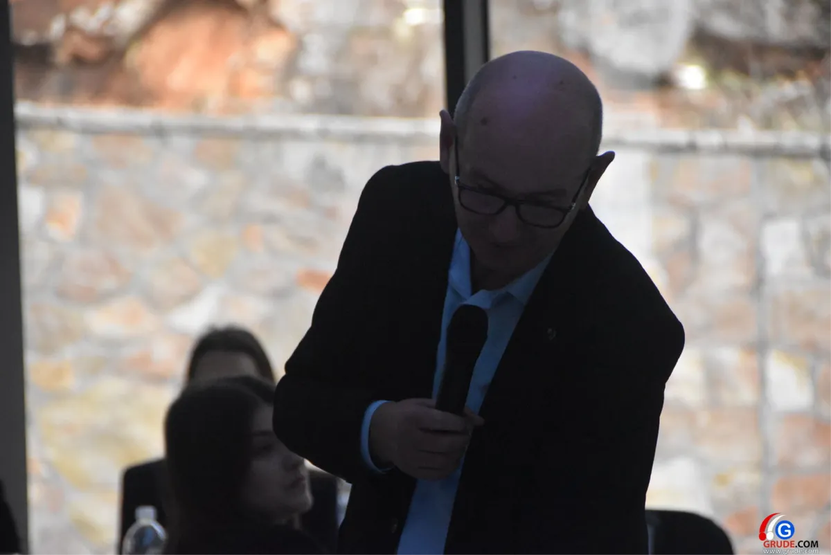 FOTO: GRUDE OKUPILE VODEĆE POLITIČARE, GOSPODARSTVENIKE, PROSVJETNE RADNIKE... 12