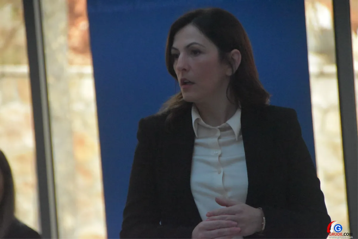 FOTO: GRUDE OKUPILE VODEĆE POLITIČARE, GOSPODARSTVENIKE, PROSVJETNE RADNIKE... 4