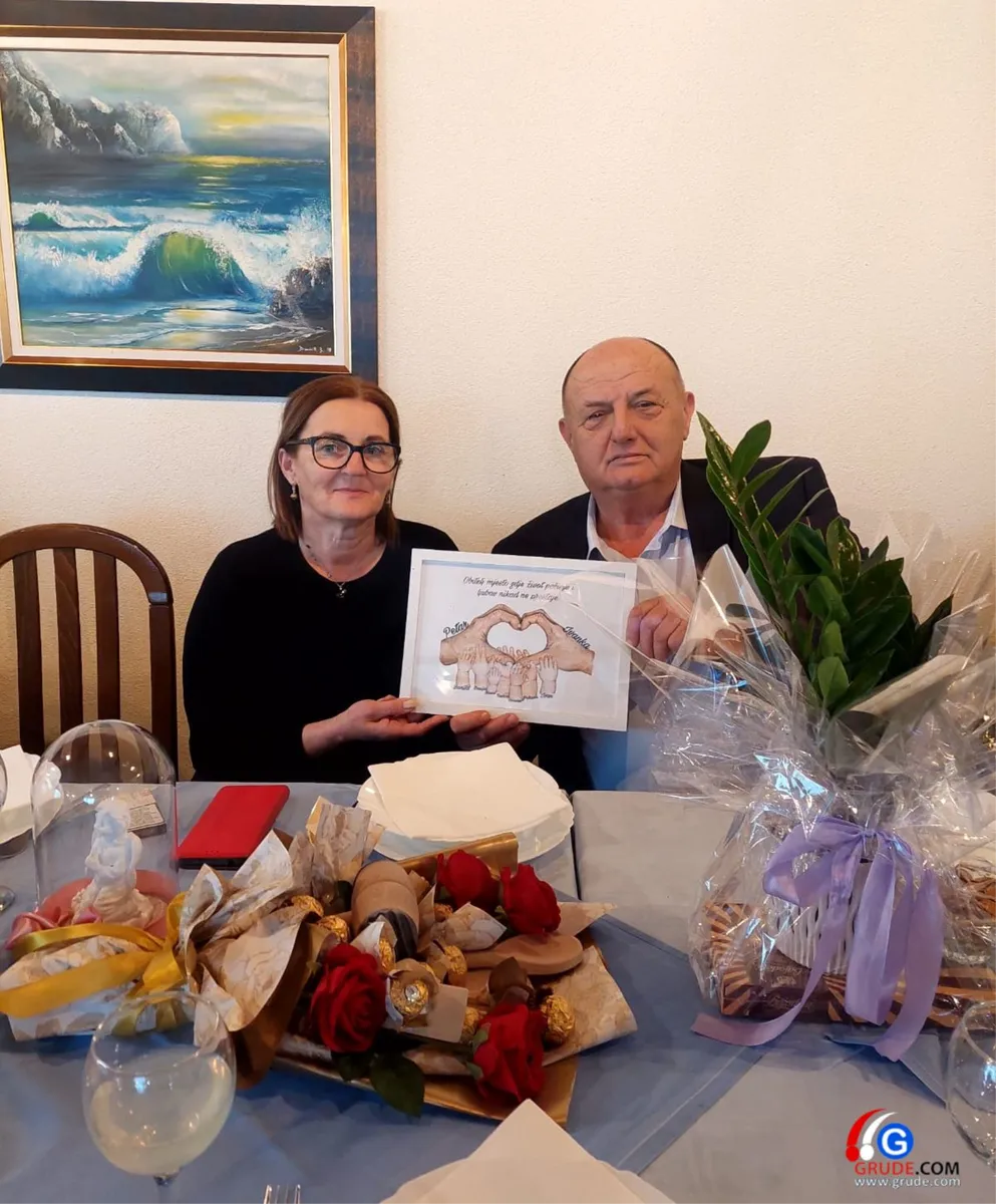 Svečano u Tihaljini: Supružnici Perić, Petar - Baja i njegova Ivanka proslavili 40 godina braka! 2