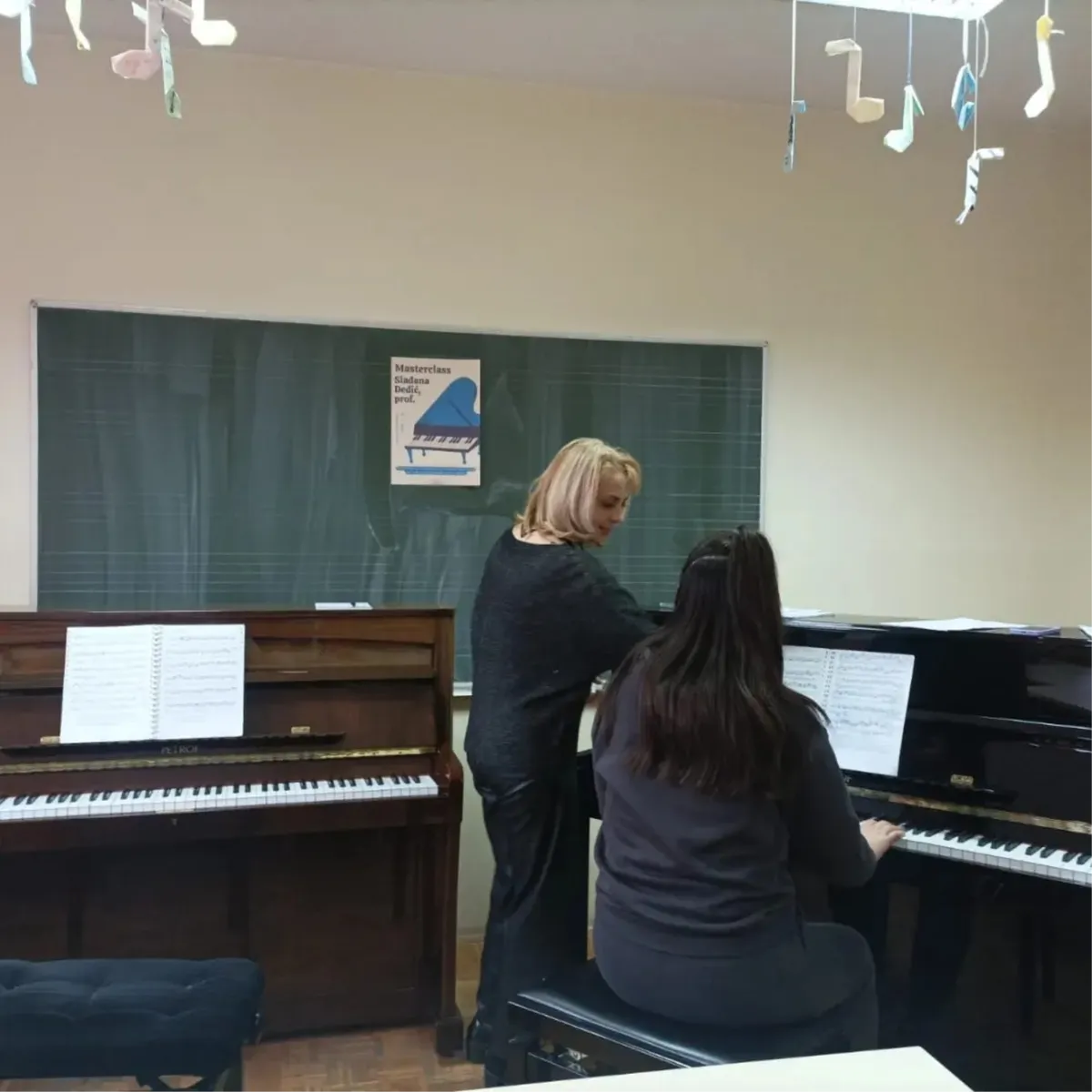 FOTO: Profesorica Slađana Dedić održala trodnevni seminar u Glazbenoj školi Grude 6