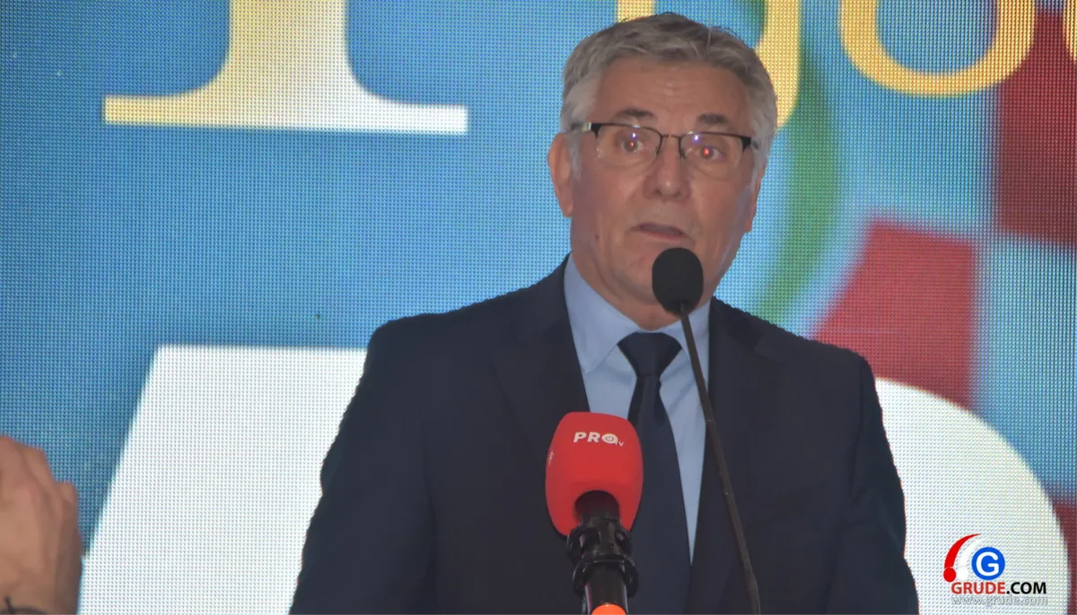 Grizelj: Utemeljitelji, na licima vam vidim isti ponos kao 1990.! Majić: Danas smo ponosan narod!