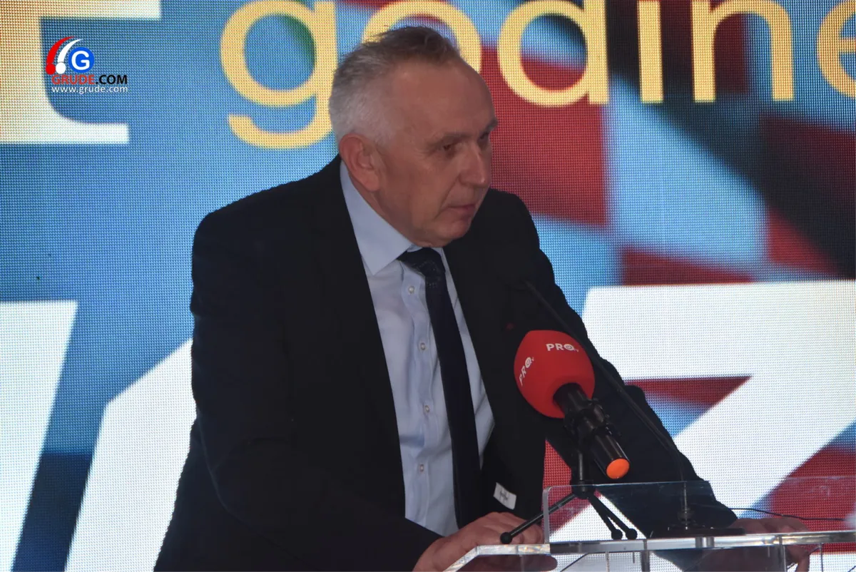 Grizelj: Utemeljitelji, na licima vam vidim isti ponos kao 1990.! Majić: Danas smo ponosan narod! 1