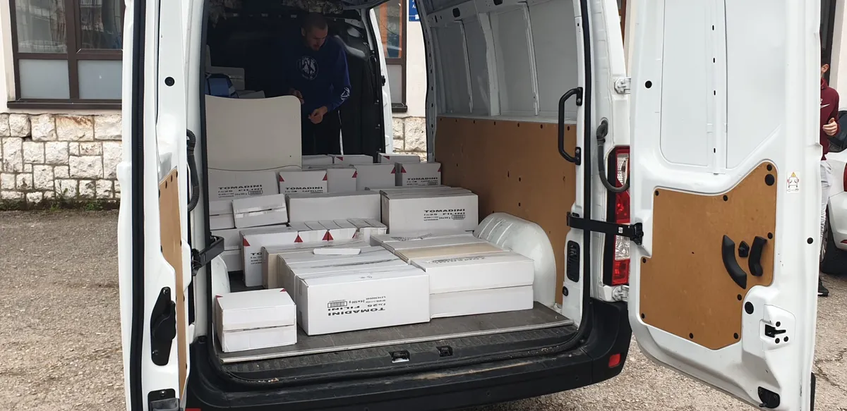 FOTO: Grudski srednjoškolci i ovog Uskrsa pokazali veliko srce! Pomogli organizaciji Marijine ruke 5