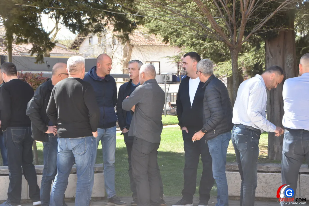 FOTO: Položeni vijenci i zapaljene svijeće za grudske vitezove stradale na Kupresu 1