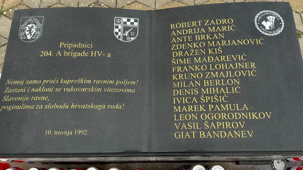 Kupres - Obilježena 32. obljetnica stradanja, otkriven i novi spomenik FOTO 7