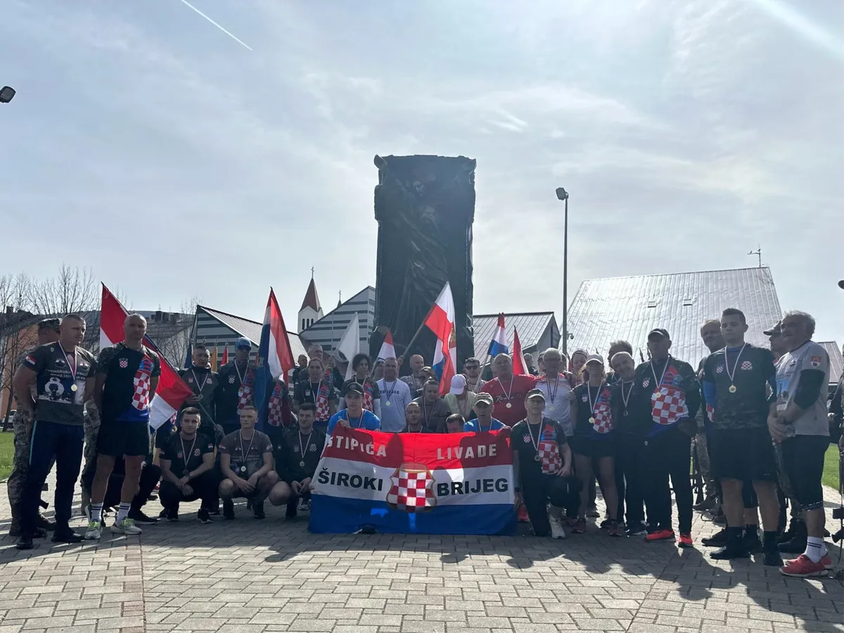 Kupres - Obilježena 32. obljetnica stradanja, otkriven i novi spomenik FOTO 8
