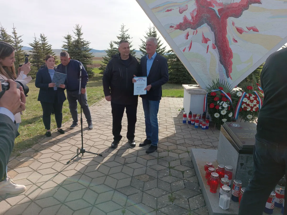 Kupres - Obilježena 32. obljetnica stradanja, otkriven i novi spomenik FOTO 1