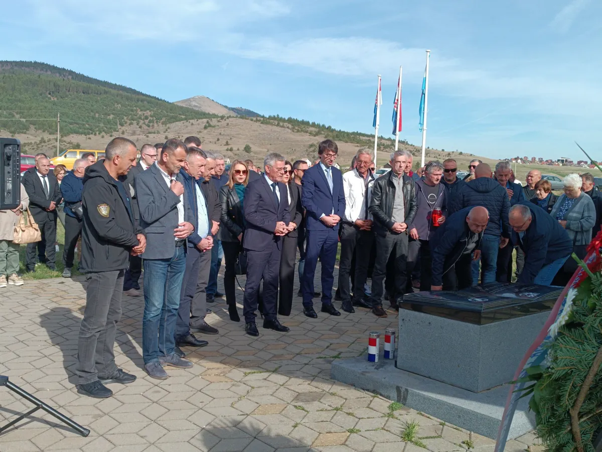 Kupres - Obilježena 32. obljetnica stradanja, otkriven i novi spomenik FOTO