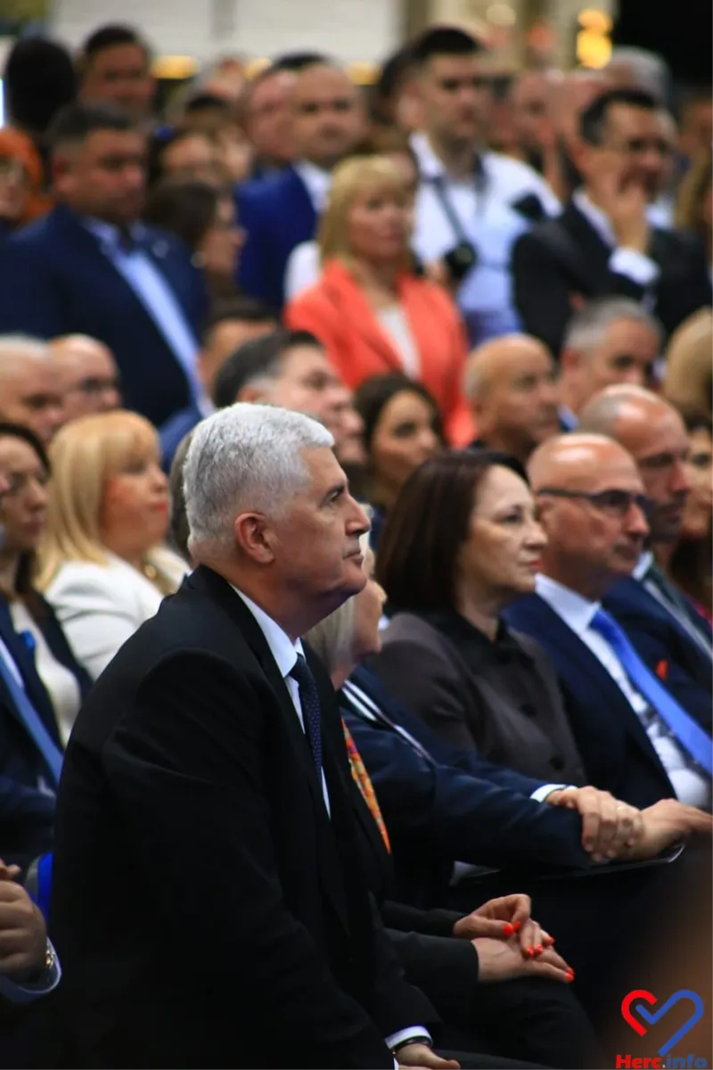 FOTO: Otvoren je 25. Međunarodni sajam u Mostaru! Plenković održao govor! Šalju se snažne poruke  20