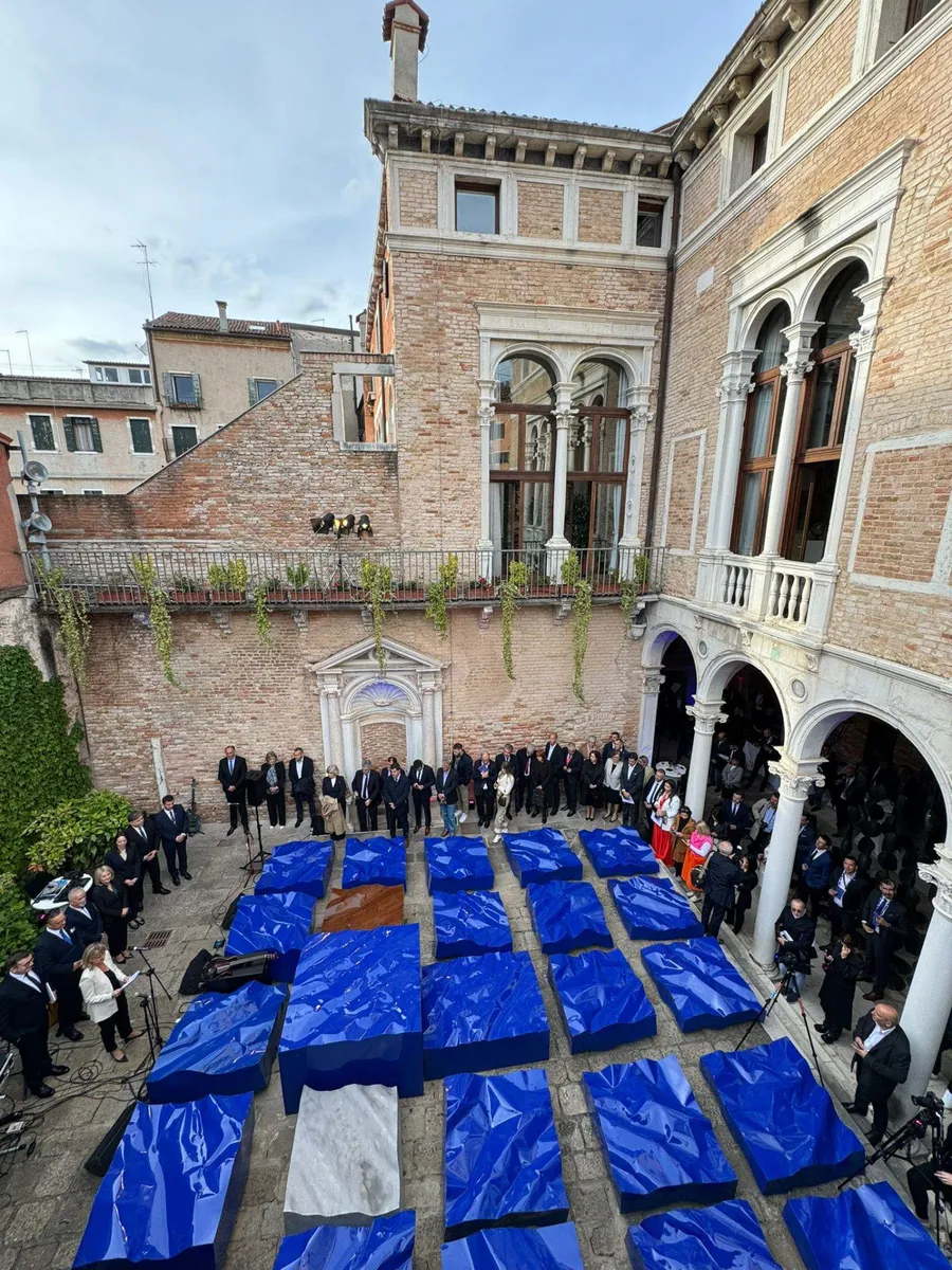 Povijesni trenutak: Svečano otvoren paviljon BiH na Venecijanskom bijenalu s projektom ''Mjera mora'' autora Stjepana Skoke