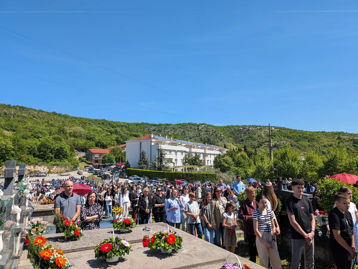 FOTO: BLAGOSLOV POLJA U GRUDAMA! Fra Stanko: U proljeće raste sve što posijemo, ali i korov, Bog nas želi očuvati od korova života! 19