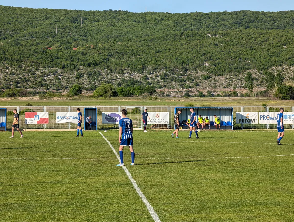 Dvostruko slavlje u HNK Grude! Kadeti i dalje melju, pobijedili i juniori! 5