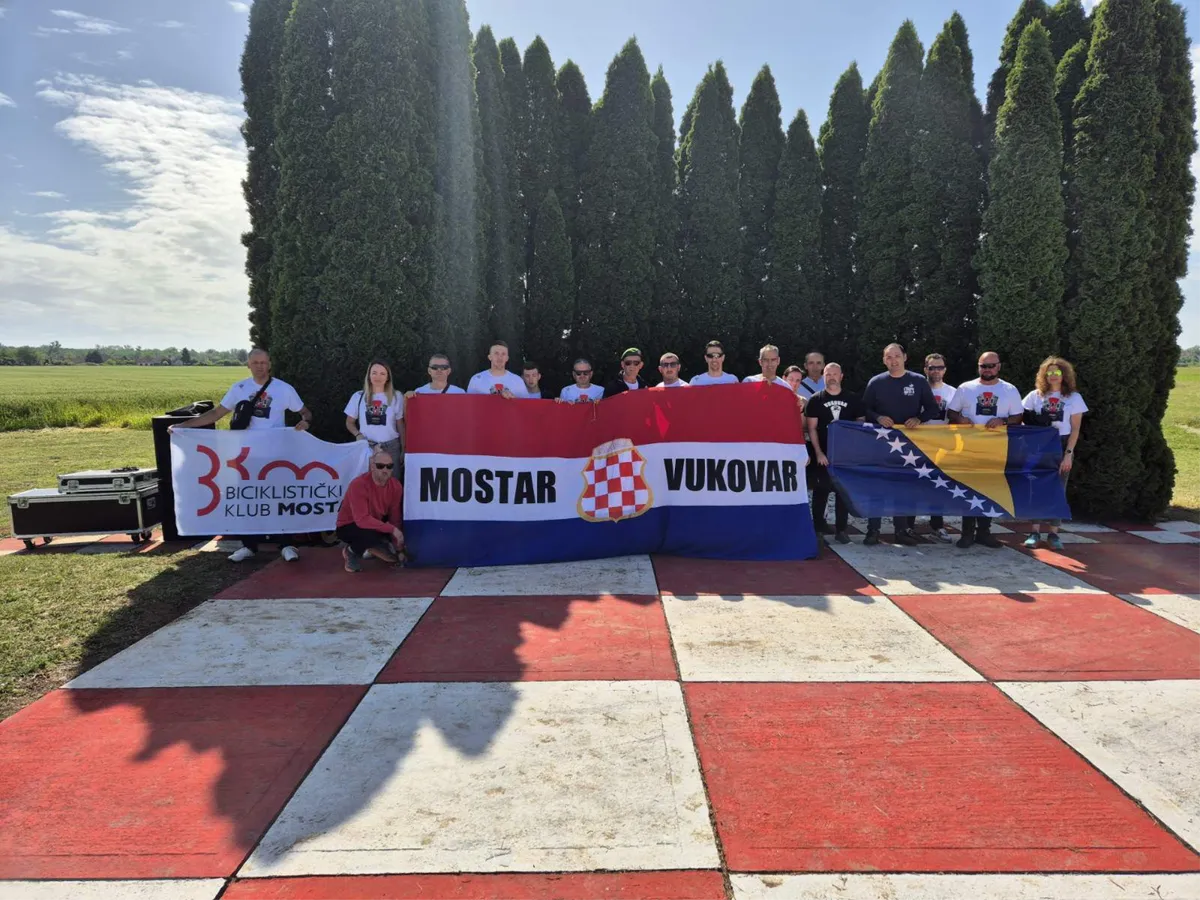Biciklistička karavana prijateljstva stigla u Vukovar, dočekao ih gradonačelnik Ivan Penava