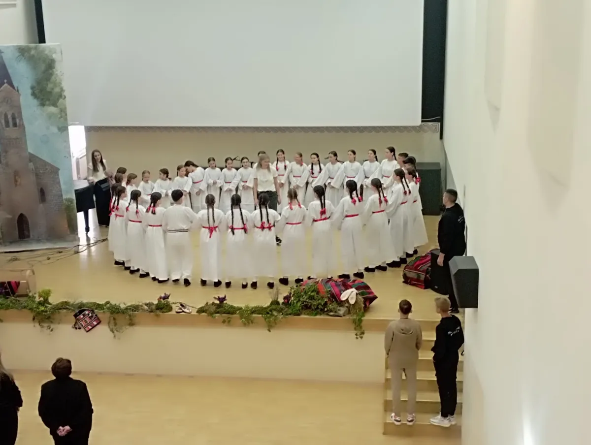 FOTO: U Posušju održana 9. Dječja smotra folklora 'Na Petrovu ognjištu' 10
