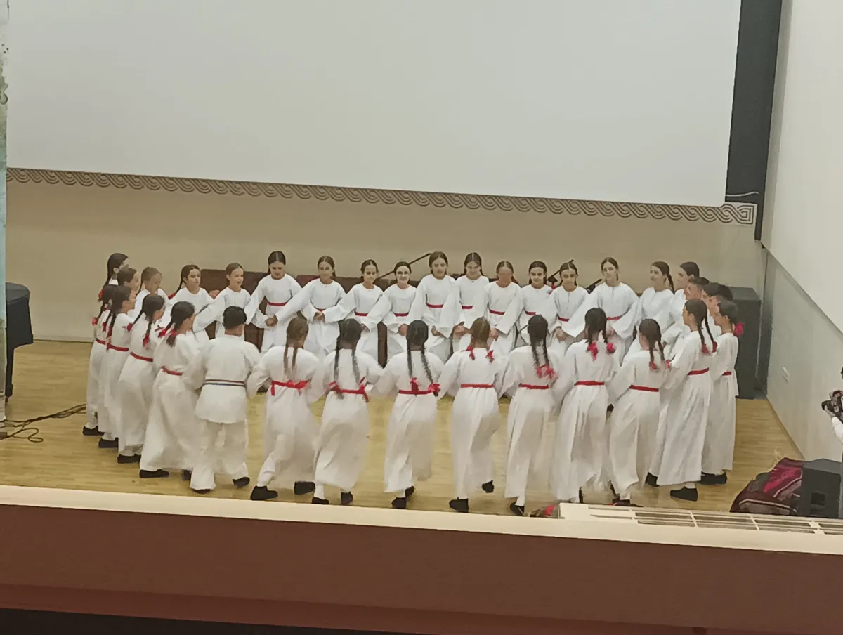 FOTO: U Posušju održana 9. Dječja smotra folklora 'Na Petrovu ognjištu' 11