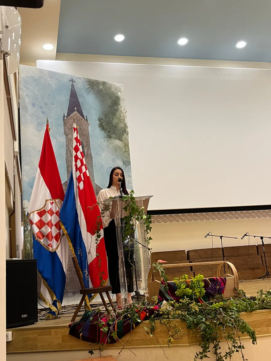 FOTO: U Posušju održana 9. Dječja smotra folklora 'Na Petrovu ognjištu' 4