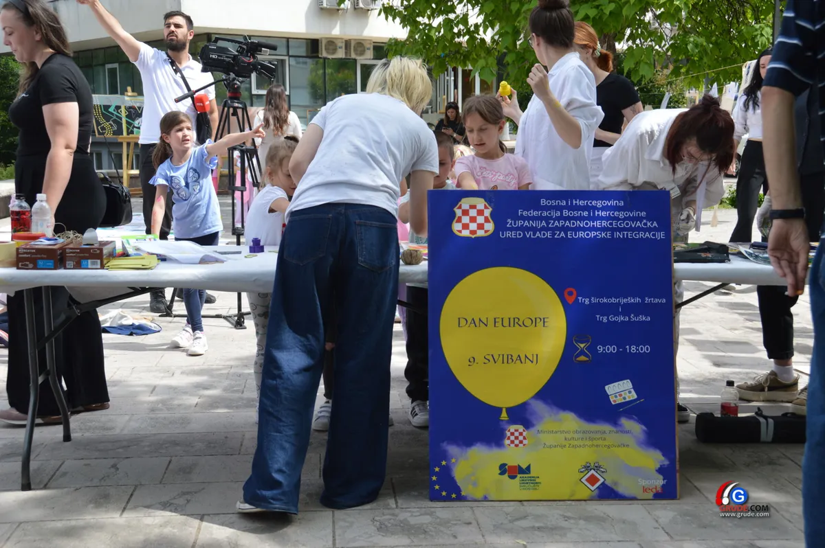 FOTO - U Širokom Brijegu na kreativan način obilježen ''Dan Europe'' 2