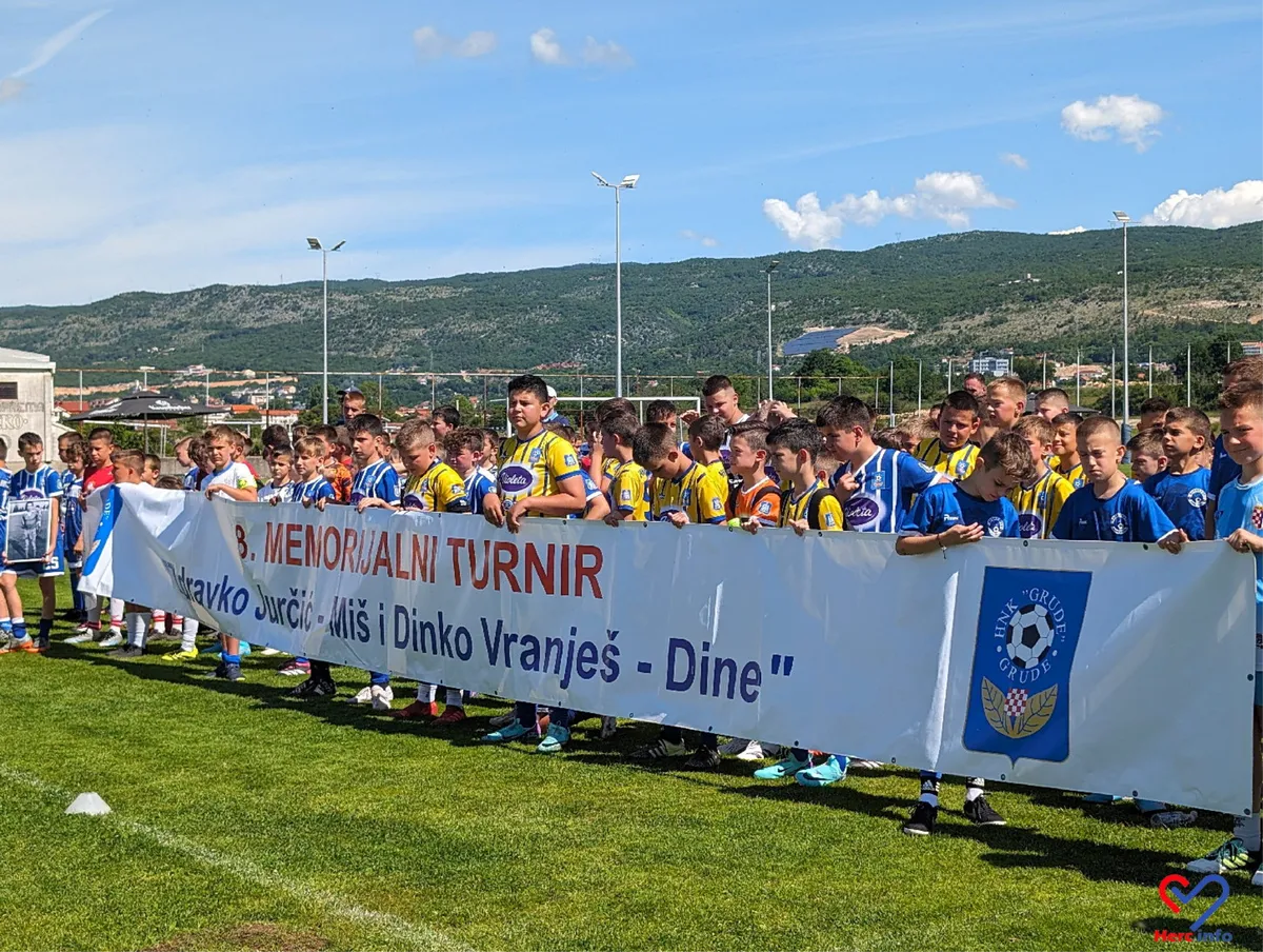 FOTO: Memorijalni turnir u čast Miša i Dine okupio u Grudama stotine djece iz BiH, Dalmacije... 14