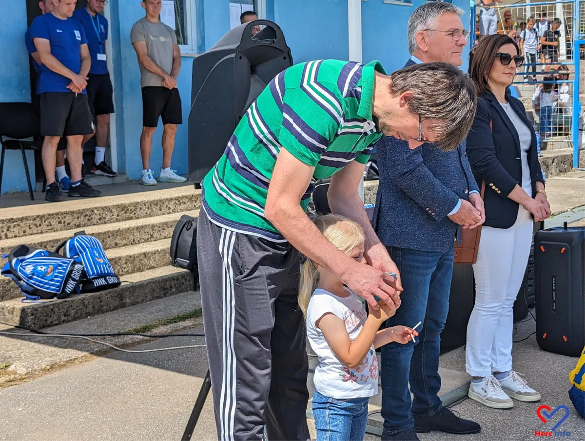 FOTO: Memorijalni turnir u čast Miša i Dine okupio u Grudama stotine djece iz BiH, Dalmacije... 17