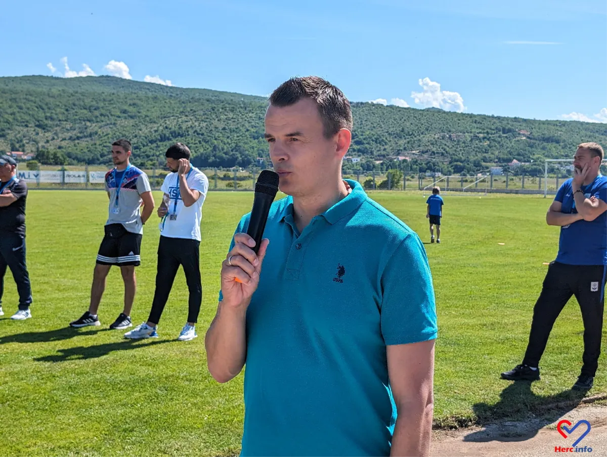 FOTO: Memorijalni turnir u čast Miša i Dine okupio u Grudama stotine djece iz BiH, Dalmacije... 18