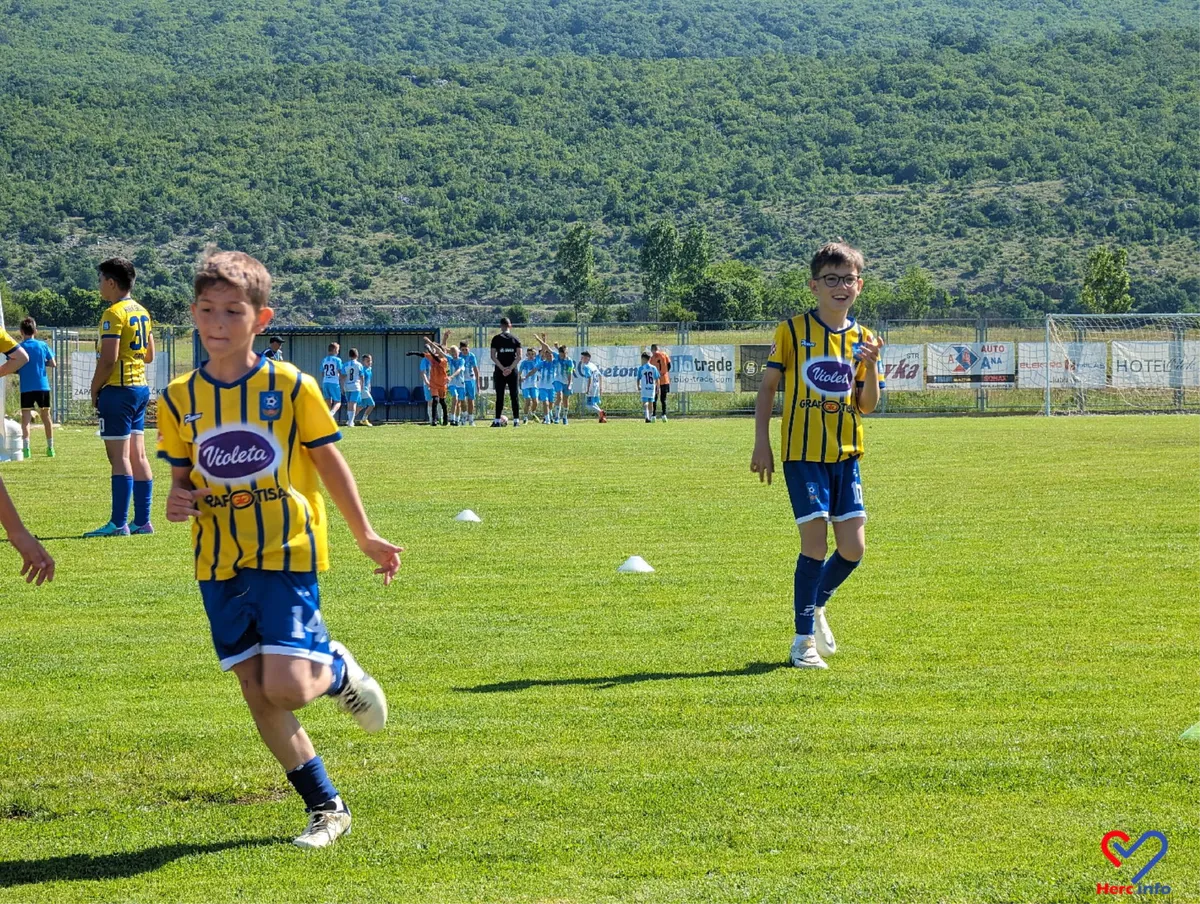 FOTO: Memorijalni turnir u čast Miša i Dine okupio u Grudama stotine djece iz BiH, Dalmacije... 2