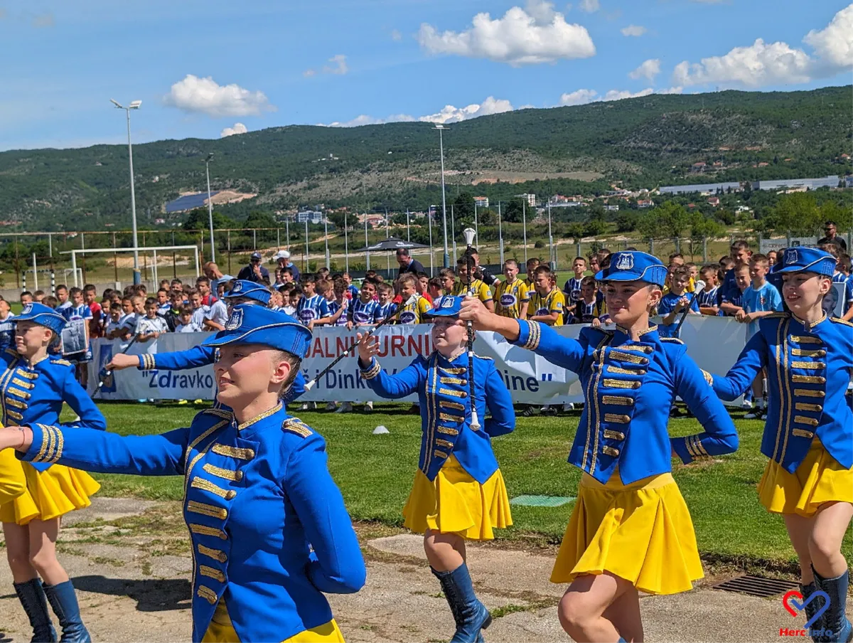 FOTO: Memorijalni turnir u čast Miša i Dine okupio u Grudama stotine djece iz BiH, Dalmacije... 23