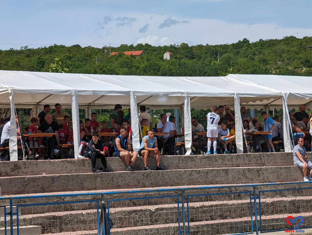 FOTO: Memorijalni turnir u čast Miša i Dine okupio u Grudama stotine djece iz BiH, Dalmacije... 30