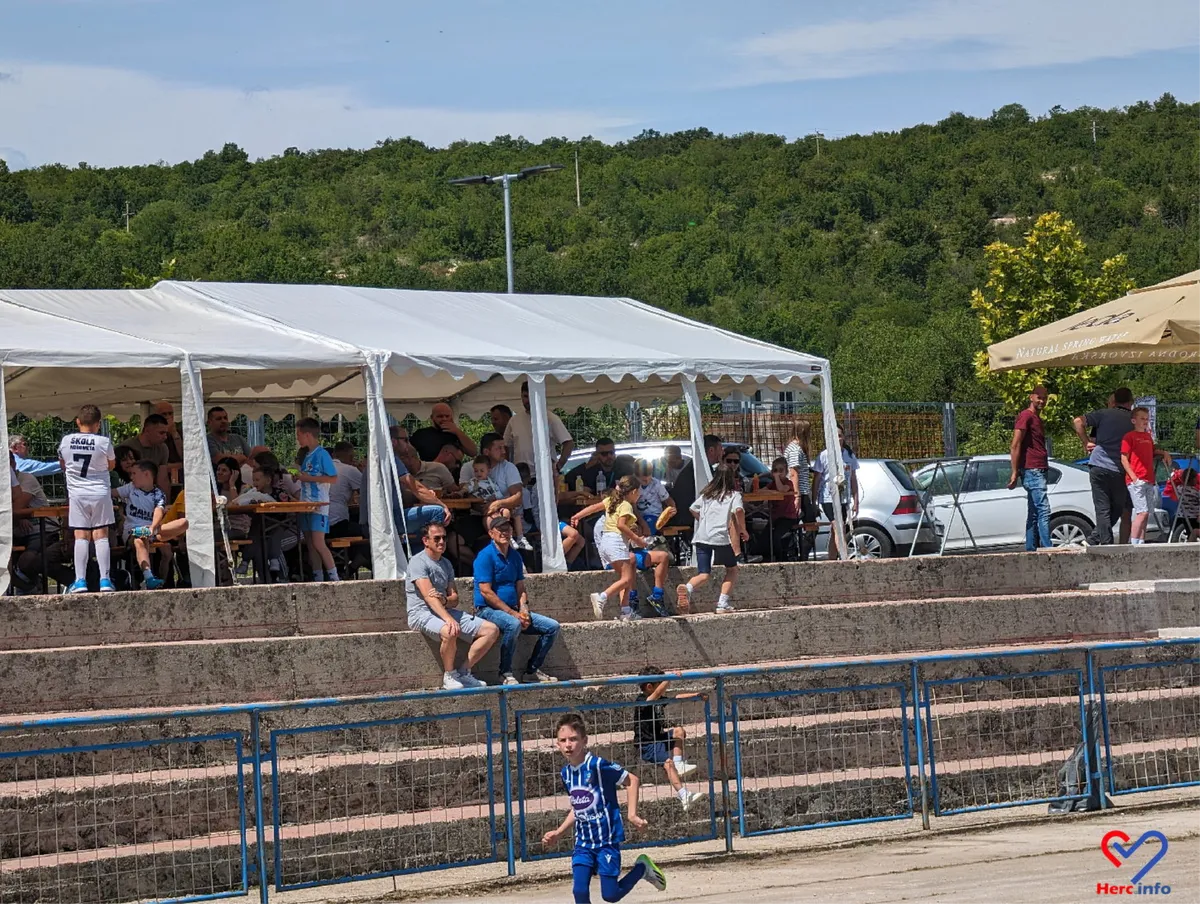 FOTO: Memorijalni turnir u čast Miša i Dine okupio u Grudama stotine djece iz BiH, Dalmacije... 31