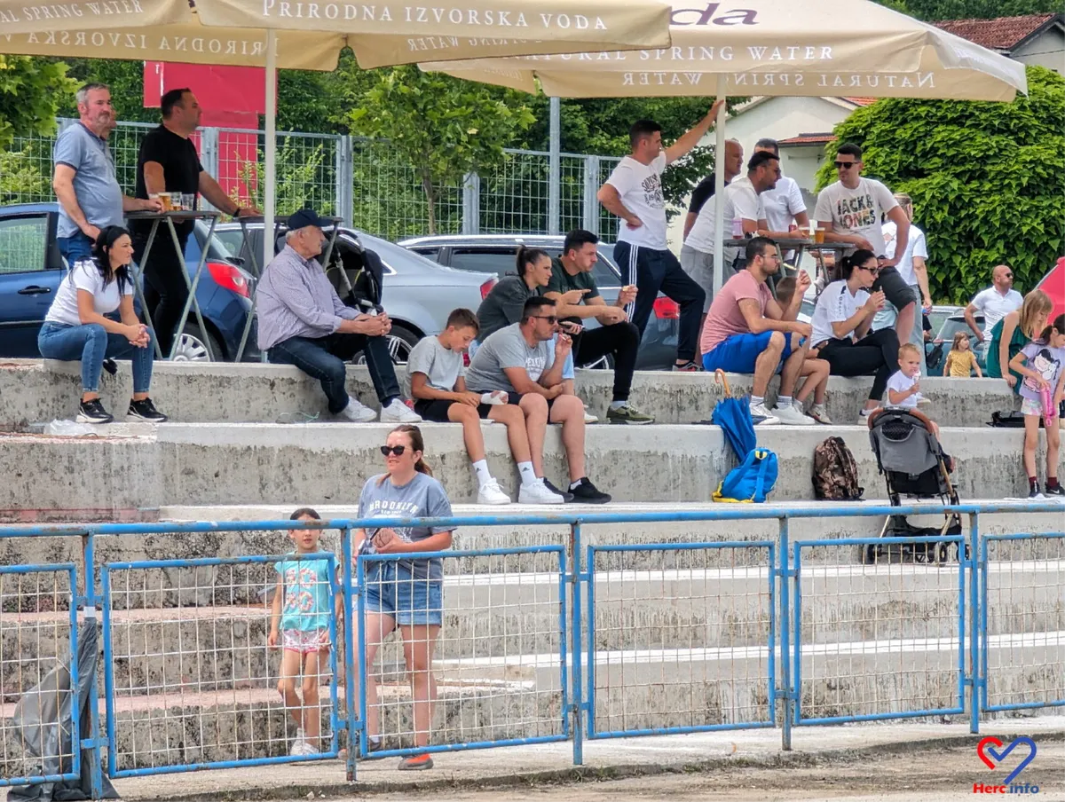 FOTO: Memorijalni turnir u čast Miša i Dine okupio u Grudama stotine djece iz BiH, Dalmacije... 43