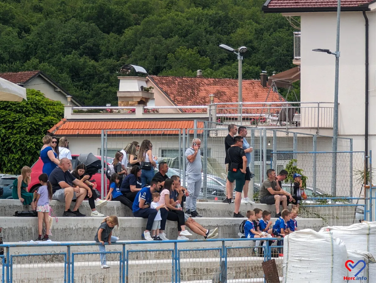FOTO: Memorijalni turnir u čast Miša i Dine okupio u Grudama stotine djece iz BiH, Dalmacije... 44