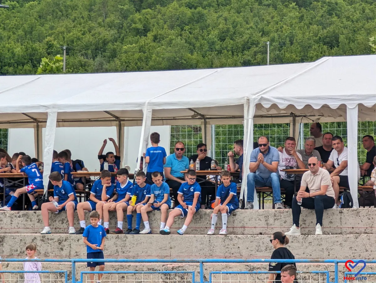 FOTO: Memorijalni turnir u čast Miša i Dine okupio u Grudama stotine djece iz BiH, Dalmacije... 51