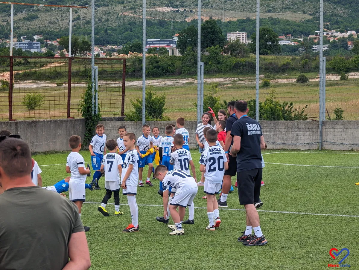 FOTO: Memorijalni turnir u čast Miša i Dine okupio u Grudama stotine djece iz BiH, Dalmacije... 63