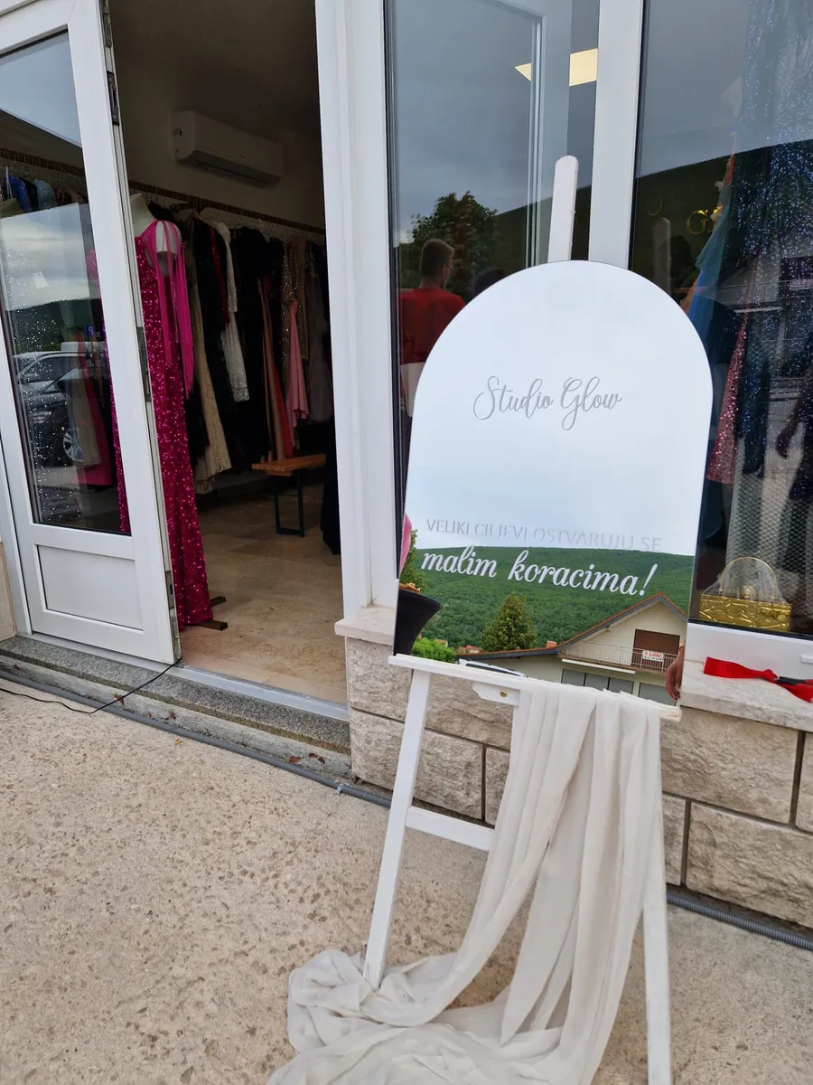 FOTO/VIDEO: Ljubica Ančić otvorila Studio Glow u Posušju! Haljine, torbice, nakit... ostavljaju bez daha  13