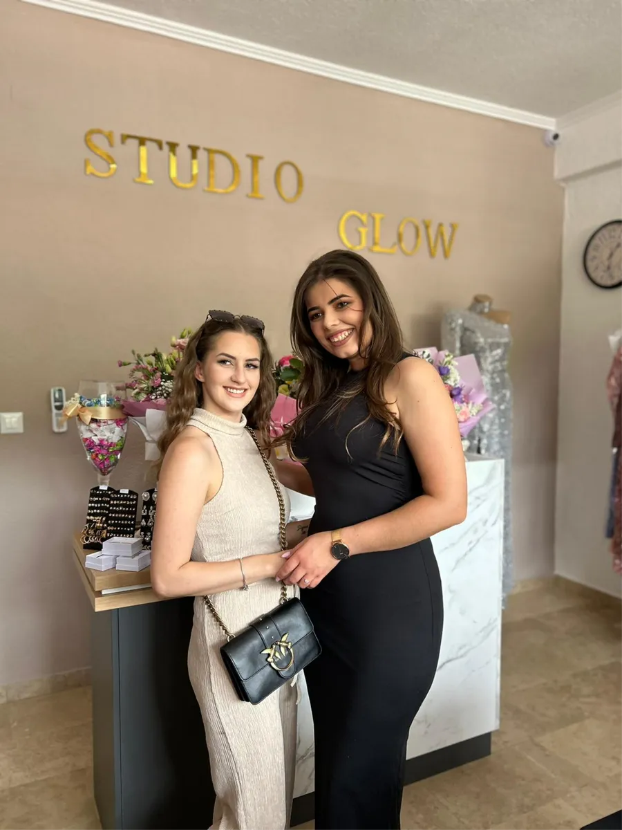 FOTO/VIDEO: Ljubica Ančić otvorila Studio Glow u Posušju! Haljine, torbice, nakit... ostavljaju bez daha  36