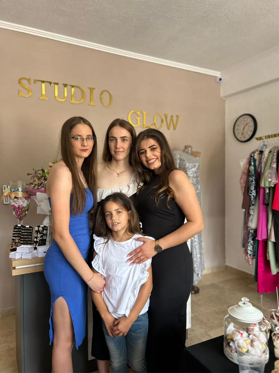 FOTO/VIDEO: Ljubica Ančić otvorila Studio Glow u Posušju! Haljine, torbice, nakit... ostavljaju bez daha  38