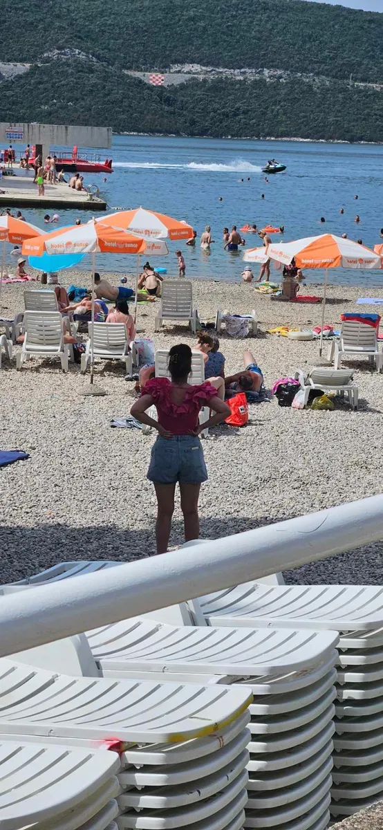 FOTO: U Neumu je ljeto već počelo! Hercegovački biser 70 posto jeftiniji, a izgleda i privlačniji od konkurencije 2