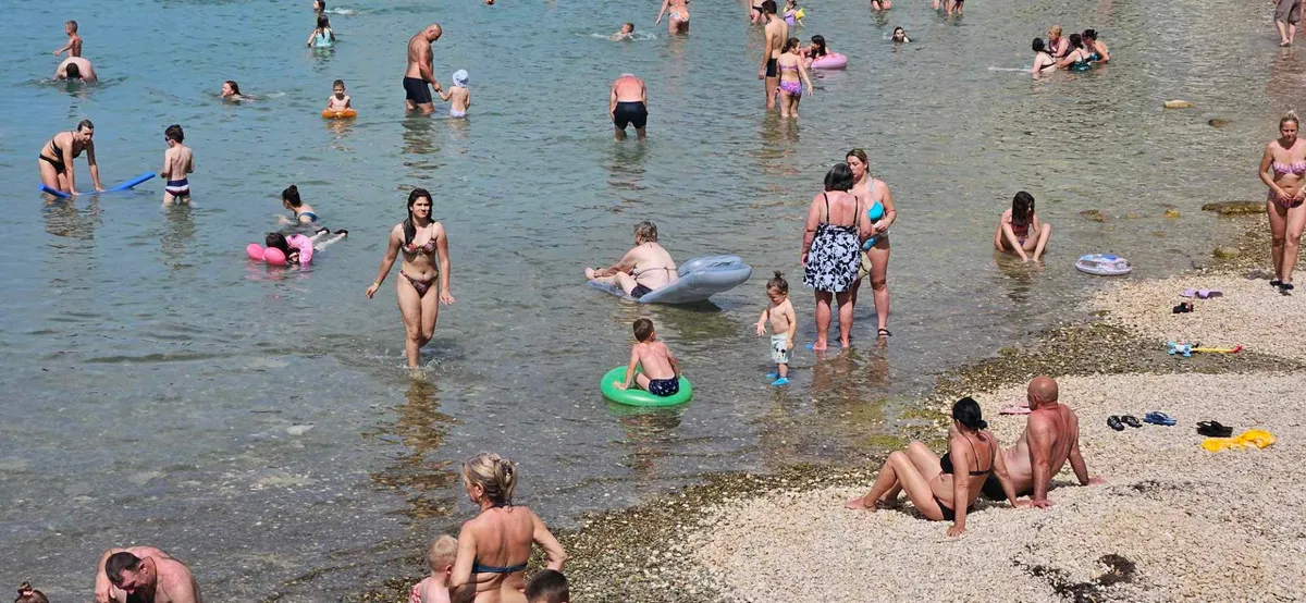 FOTO: U Neumu je ljeto već počelo! Hercegovački biser 70 posto jeftiniji, a izgleda i privlačniji od konkurencije 6