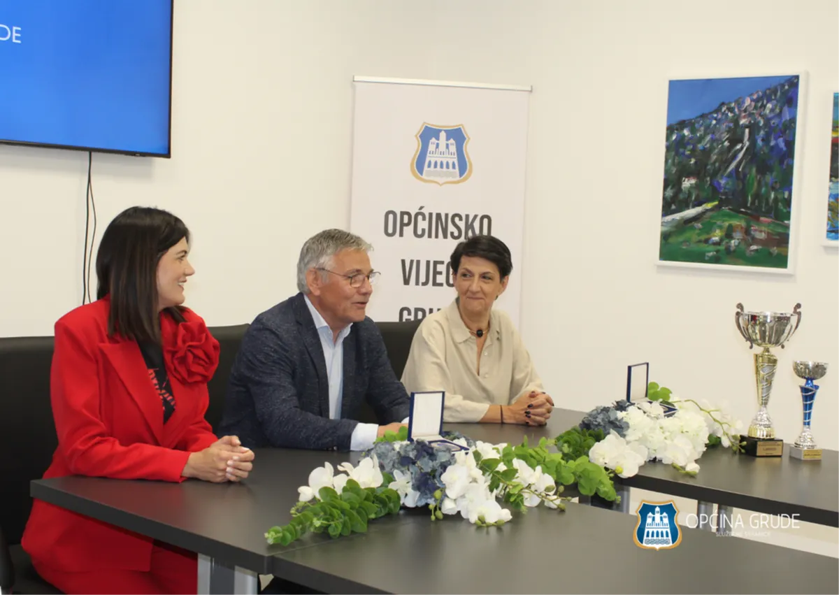 U Općini upriličen svečani prijam mlađih kadetkinja HRK Grude 1