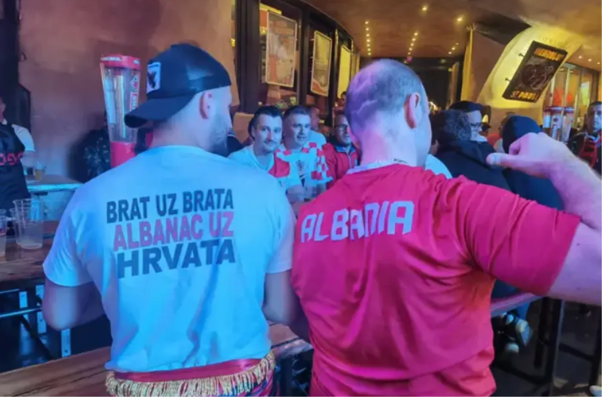 Hrvati i Albanci u zajedničkoj fešti pred utakmicu: Brat uz brata...