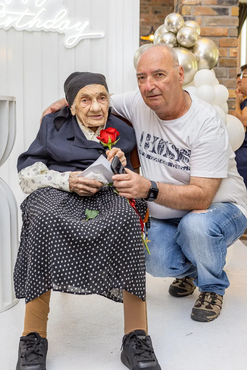FOTO: Anđa Leko proslavila stoti rođendan! Molitva i rad obilježili su njen život 4
