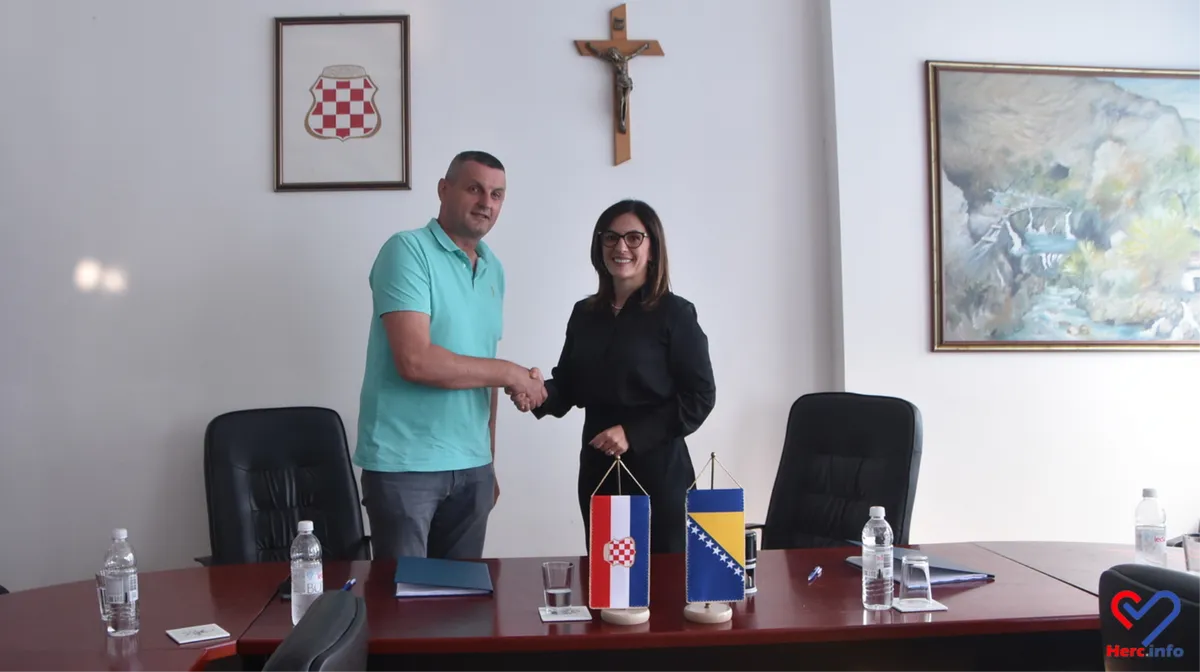 POVIJESNI DOGOVOR U ZHŽ-U! Ministrica Perić se dogovorila sa Sindikatom, novim ugovorom ZHŽ u rangu sa Sarajevom