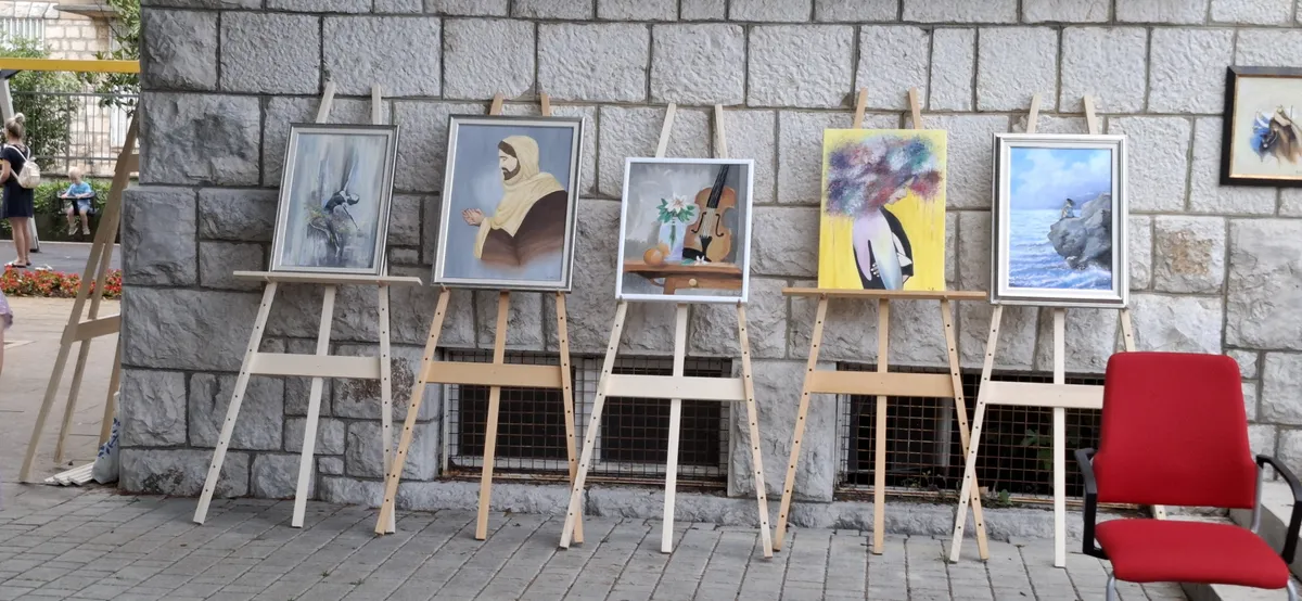 Upriličena tradicionalna izložba polaznika Likovne radionice Grude FOTO 2