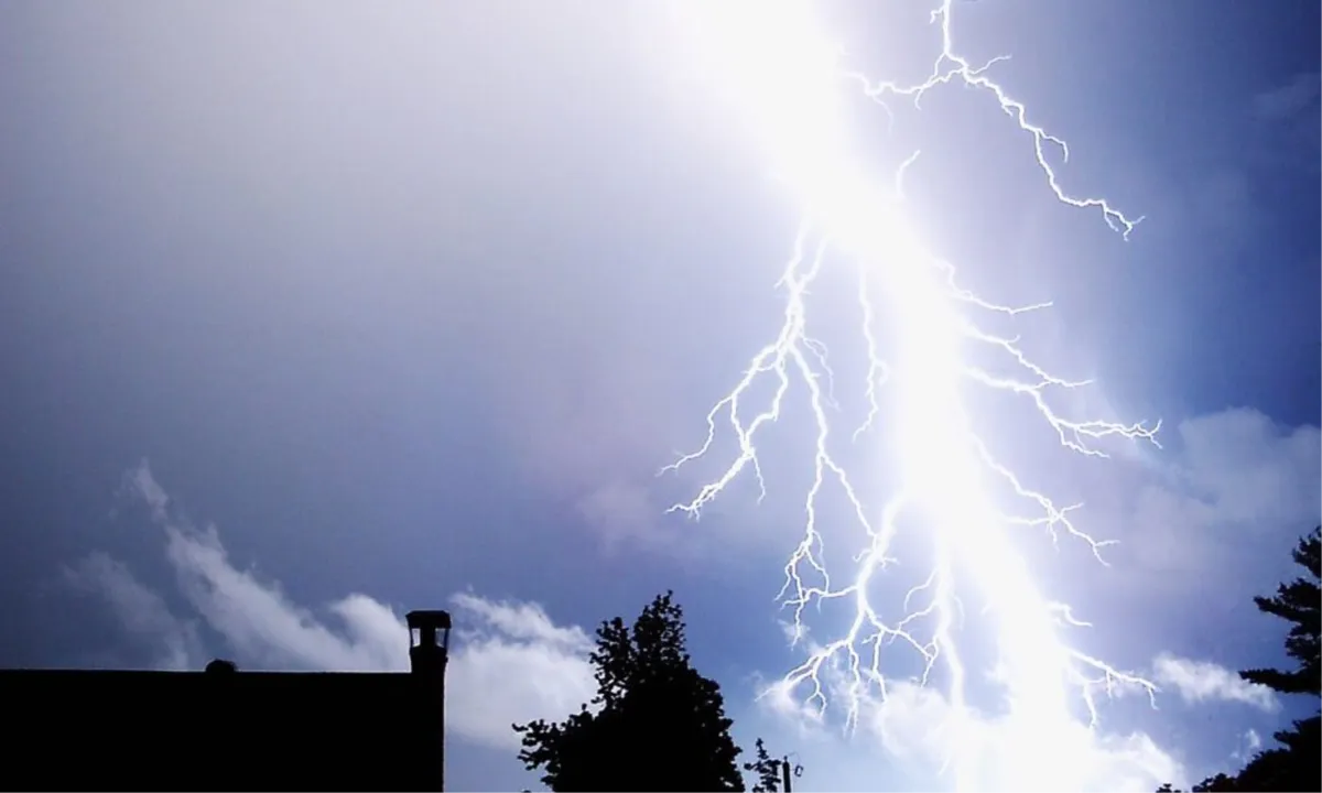 Ženu u kampu udario grom, nalazi se na intenzivnom liječenju