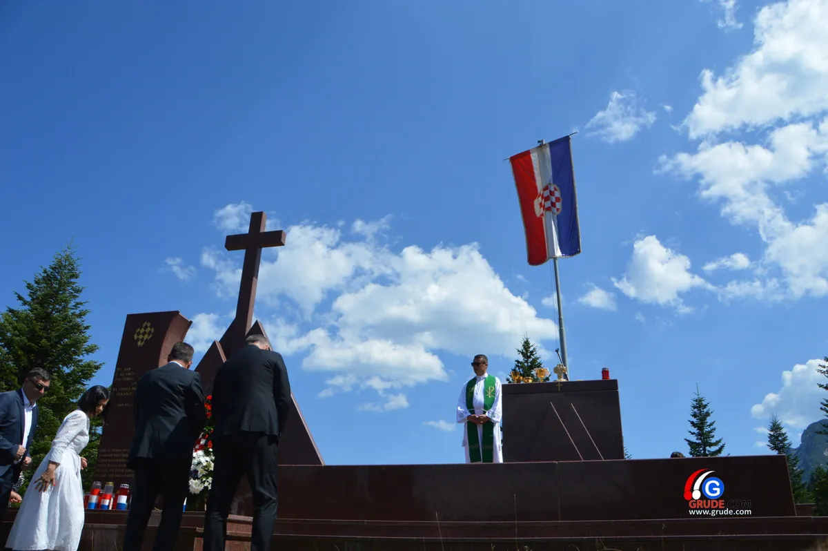 STIPIĆA LIVADE - 28. srpnja 39 Hrvata je prolilo svoju nevinu krv FOTO