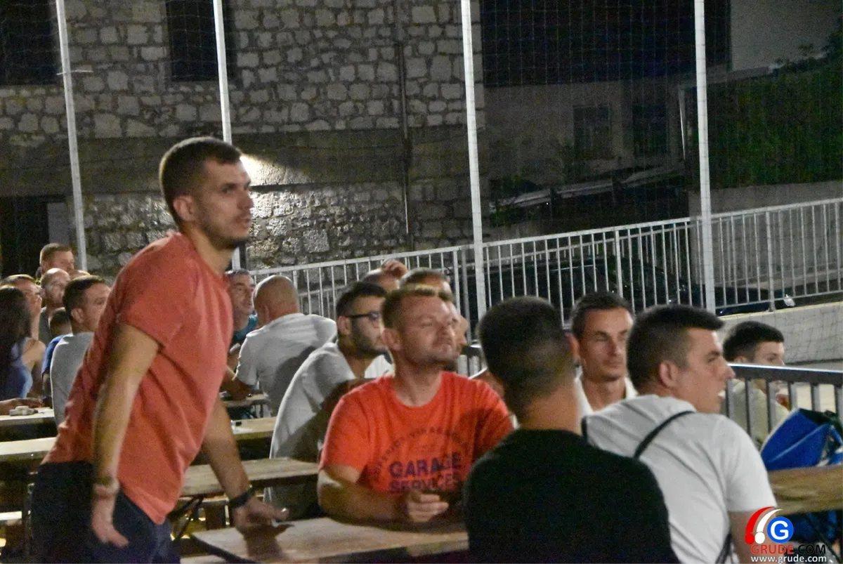FOTO: Slavlje Drinovaca i Pešije za kraj natjecanja po skupinama! Večeras nokaut faza i 4 poslastice koje će odrediti sudionike završne večeri 14