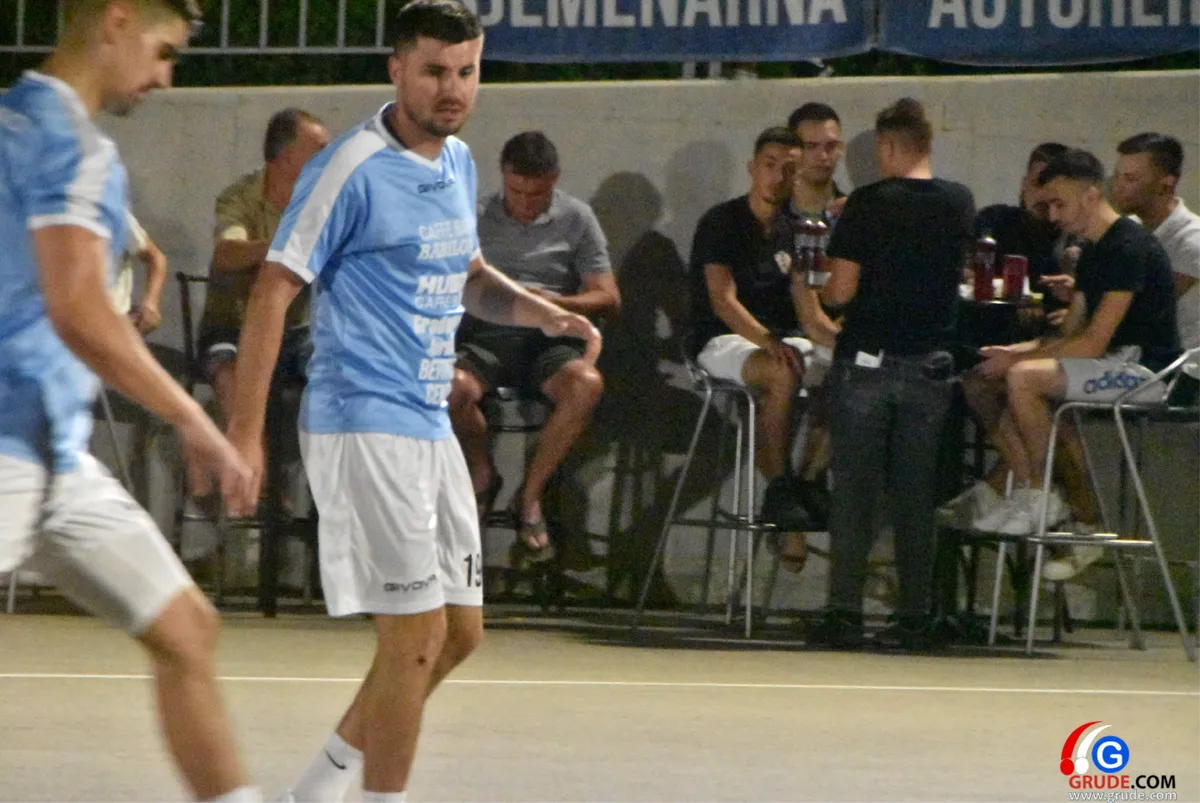 FOTO: Slavlje Drinovaca i Pešije za kraj natjecanja po skupinama! Večeras nokaut faza i 4 poslastice koje će odrediti sudionike završne večeri 19