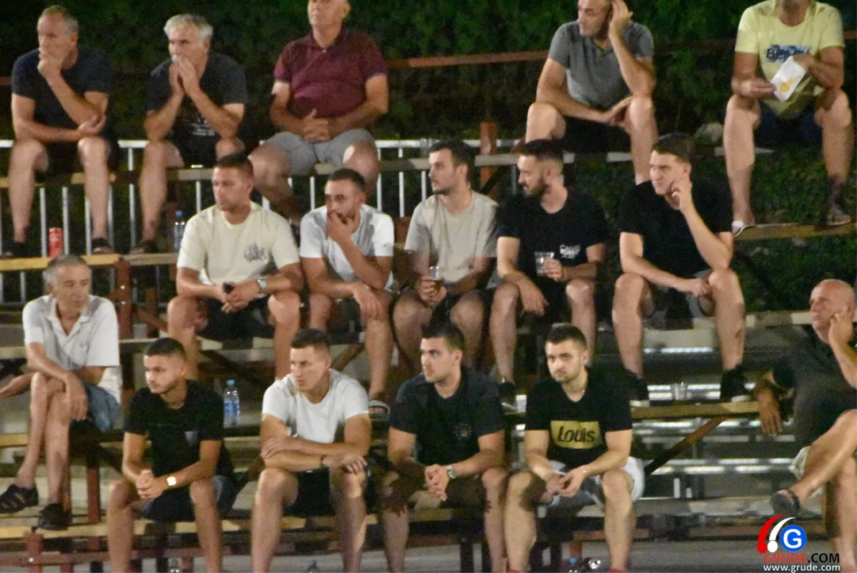 FOTO: Slavlje Drinovaca i Pešije za kraj natjecanja po skupinama! Večeras nokaut faza i 4 poslastice koje će odrediti sudionike završne večeri 24