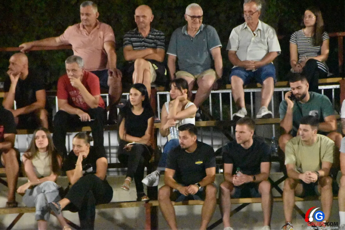 FOTO: Slavlje Drinovaca i Pešije za kraj natjecanja po skupinama! Večeras nokaut faza i 4 poslastice koje će odrediti sudionike završne večeri 25
