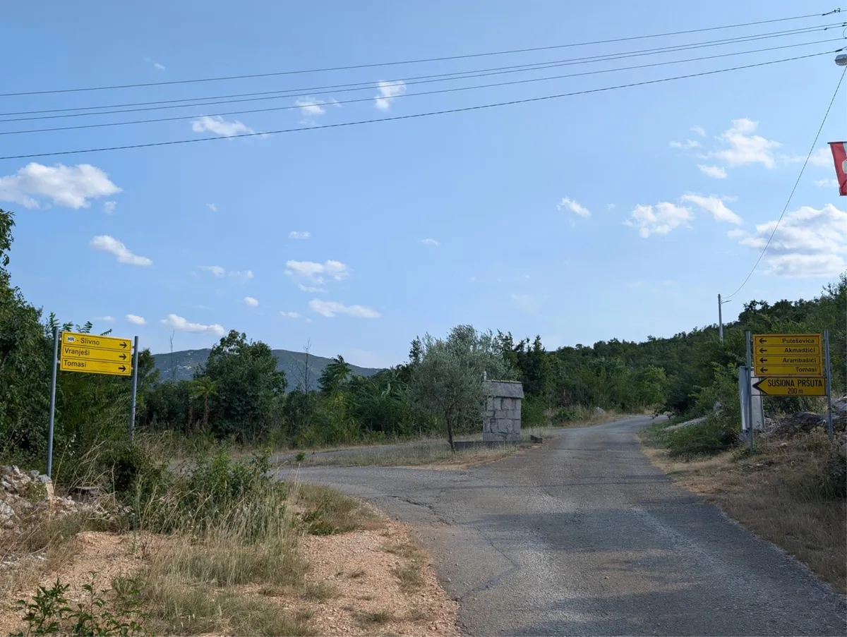 Reportaža iz Drinovaca i s Drinovačkog Brda, s granice prepune živopisnih likova i raznih dogodovština 10