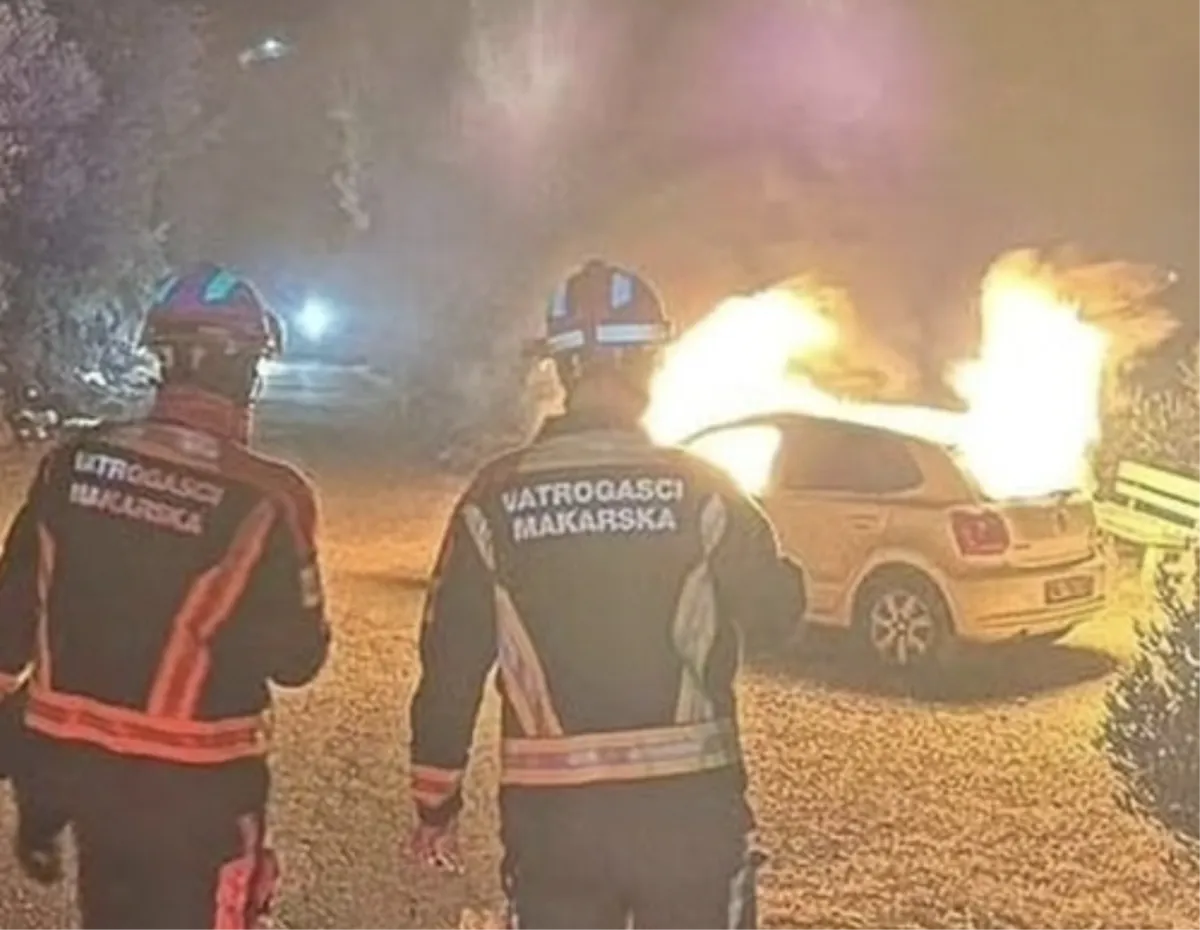 Na požarište u Tučepe stižu dva kanadera 'Borba je bila cijelu noć'